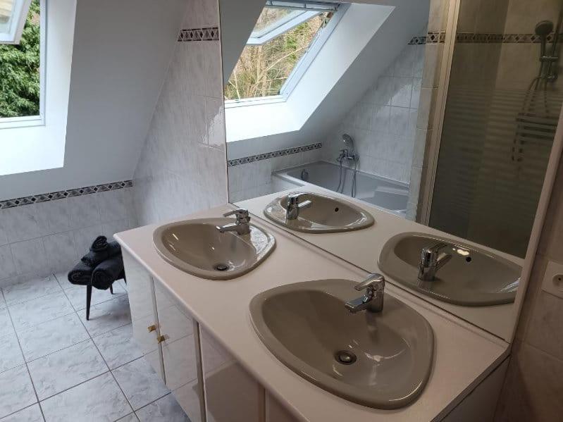 La Fontaine Aux Enfants - Gr5 - Chambre Avec Sdb Privee Abreschviller ภายนอก รูปภาพ